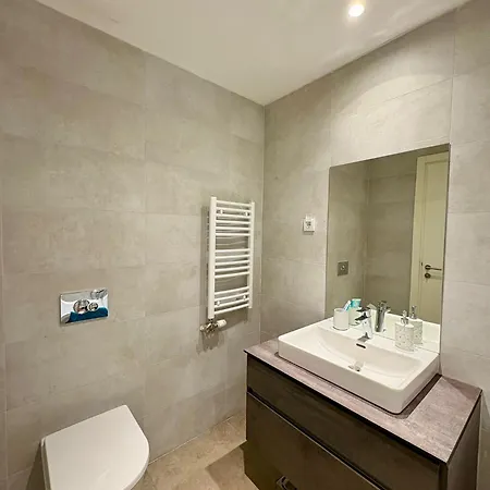 Bw Aqua Waterside Sandy Apartment *